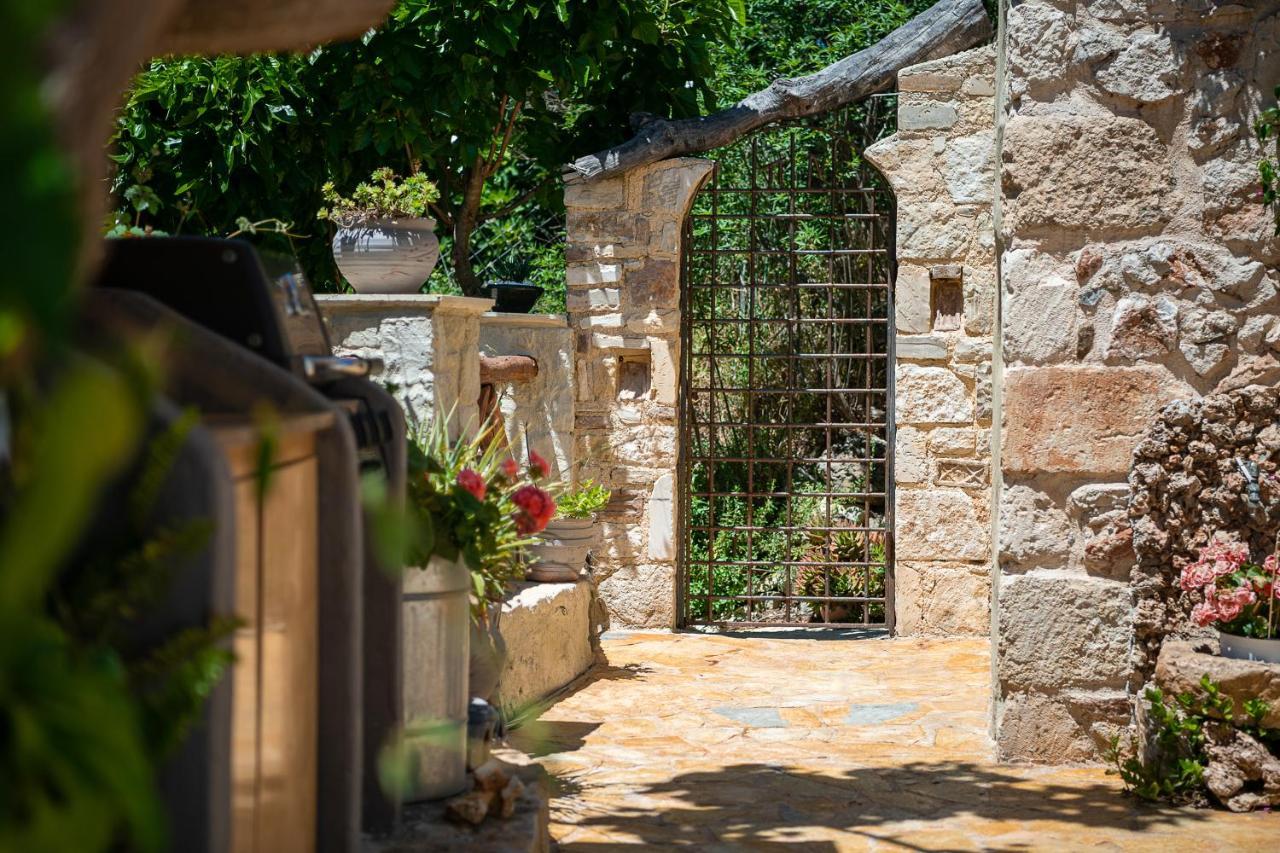 Verekinthos Villas - Pool, Hot Tub, Bbq, Kids Playground, Stunning Mountain Views Yerolakkos Ngoại thất bức ảnh