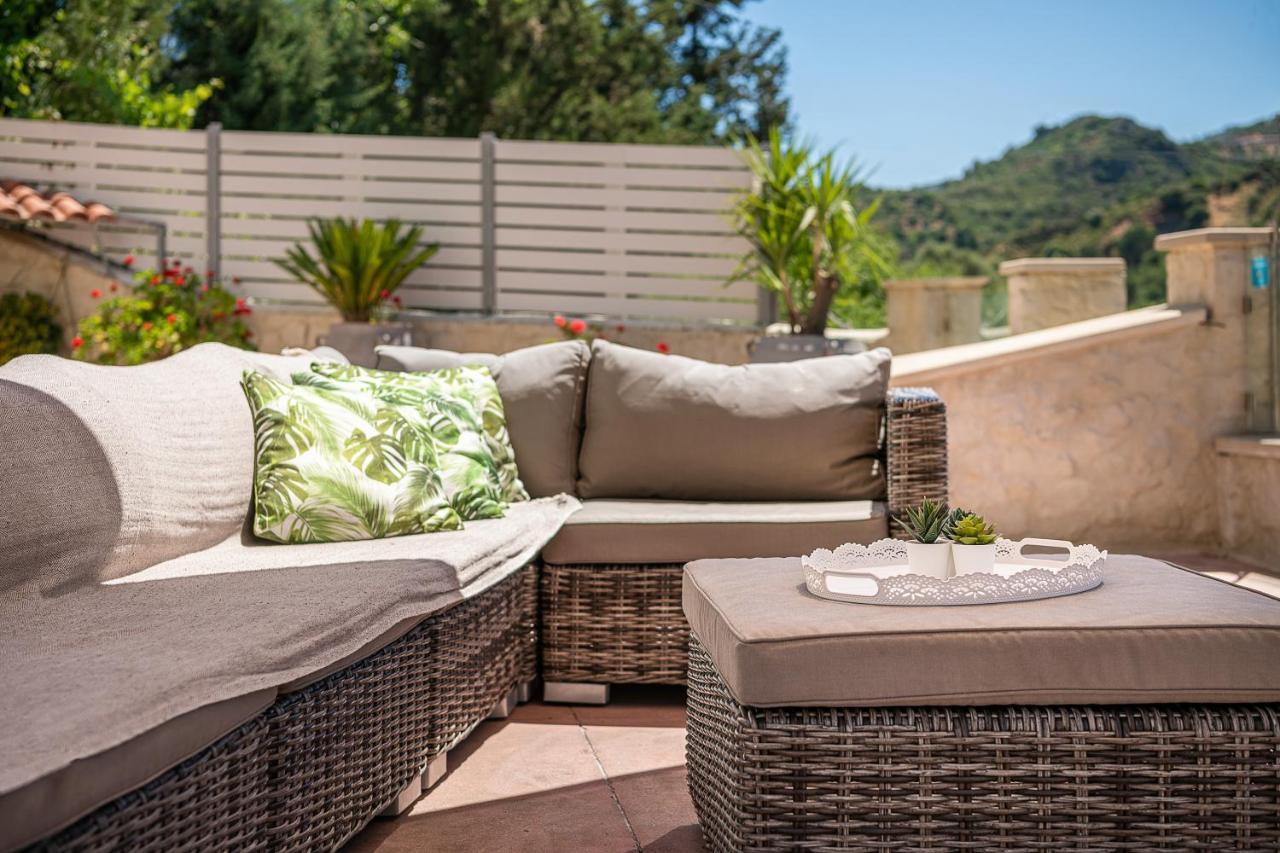 Verekinthos Villas - Pool, Hot Tub, Bbq, Kids Playground, Stunning Mountain Views Yerolakkos Ngoại thất bức ảnh