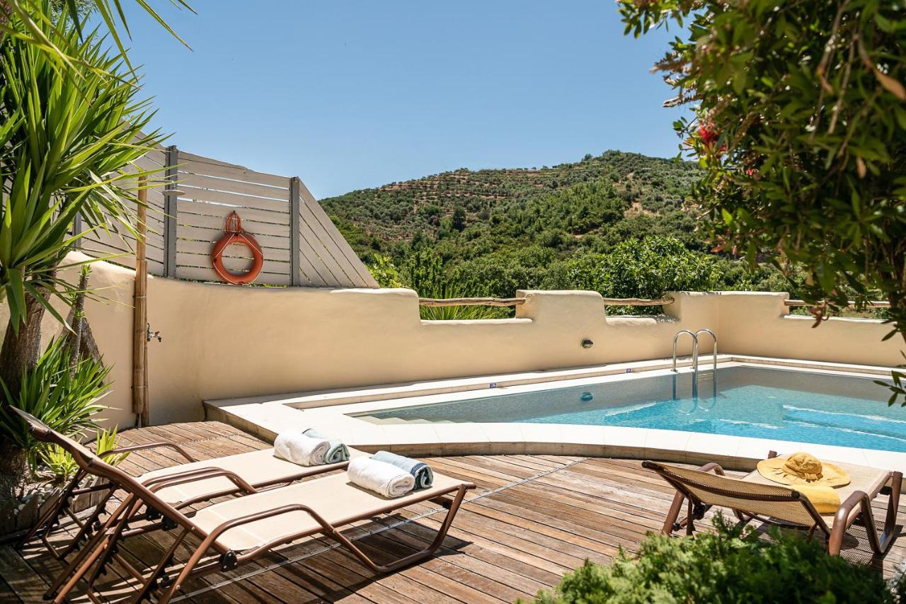 Verekinthos Villas - Pool, Hot Tub, Bbq, Kids Playground, Stunning Mountain Views Yerolakkos Ngoại thất bức ảnh
