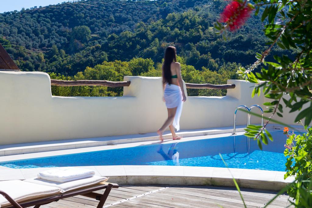 Verekinthos Villas - Pool, Hot Tub, Bbq, Kids Playground, Stunning Mountain Views Yerolakkos Ngoại thất bức ảnh