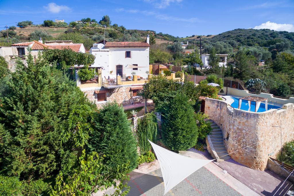 Verekinthos Villas - Pool, Hot Tub, Bbq, Kids Playground, Stunning Mountain Views Yerolakkos Ngoại thất bức ảnh