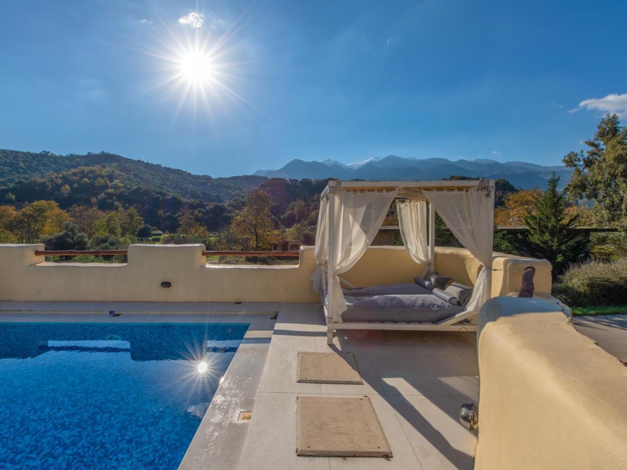 Verekinthos Villas - Pool, Hot Tub, Bbq, Kids Playground, Stunning Mountain Views Yerolakkos Ngoại thất bức ảnh