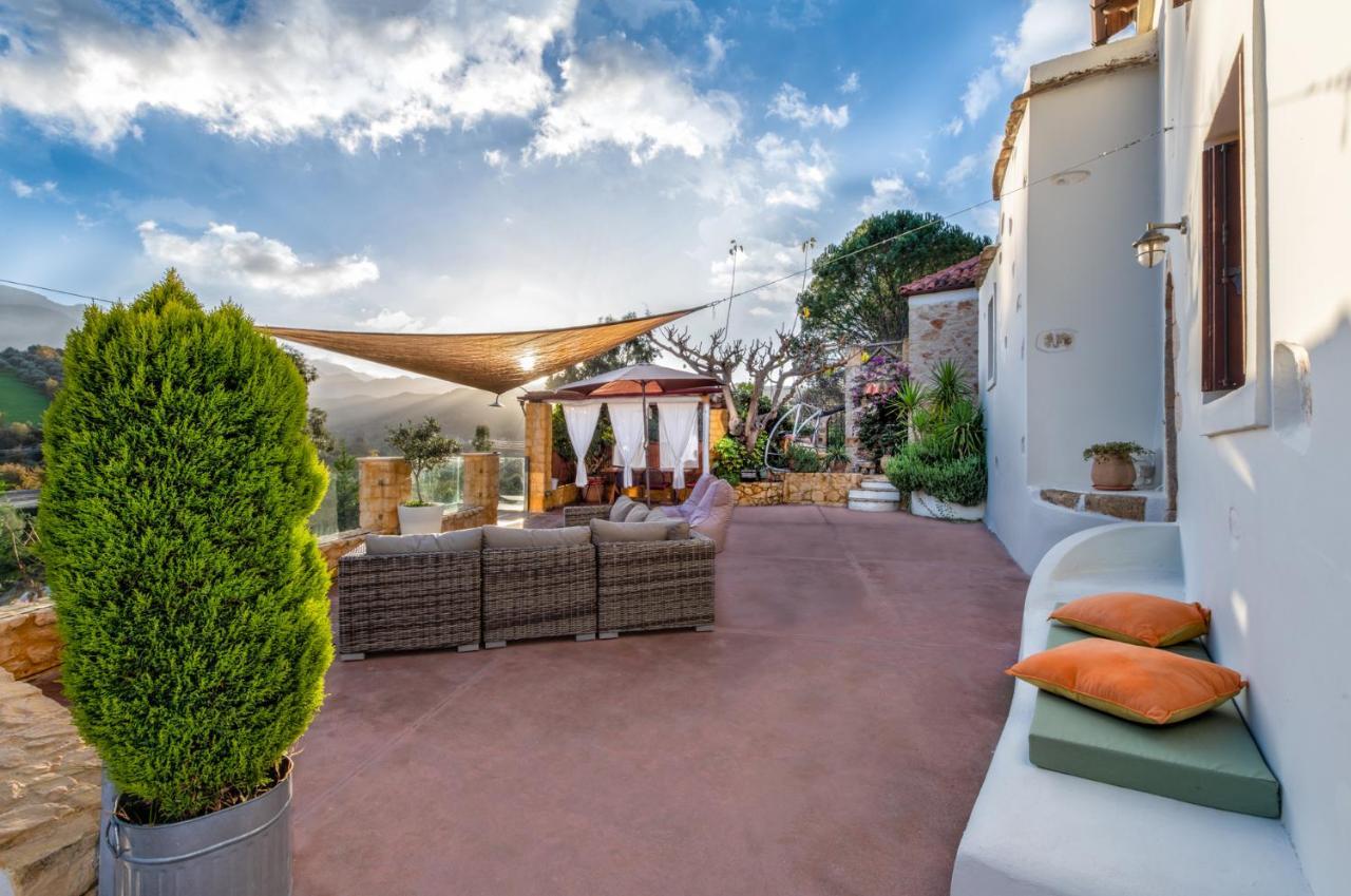 Verekinthos Villas - Pool, Hot Tub, Bbq, Kids Playground, Stunning Mountain Views Yerolakkos Ngoại thất bức ảnh