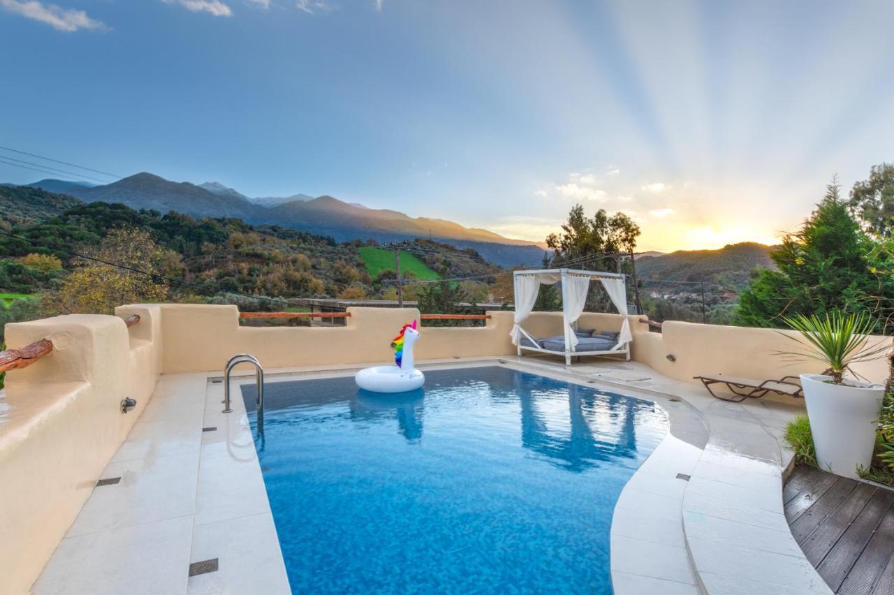 Verekinthos Villas - Pool, Hot Tub, Bbq, Kids Playground, Stunning Mountain Views Yerolakkos Ngoại thất bức ảnh
